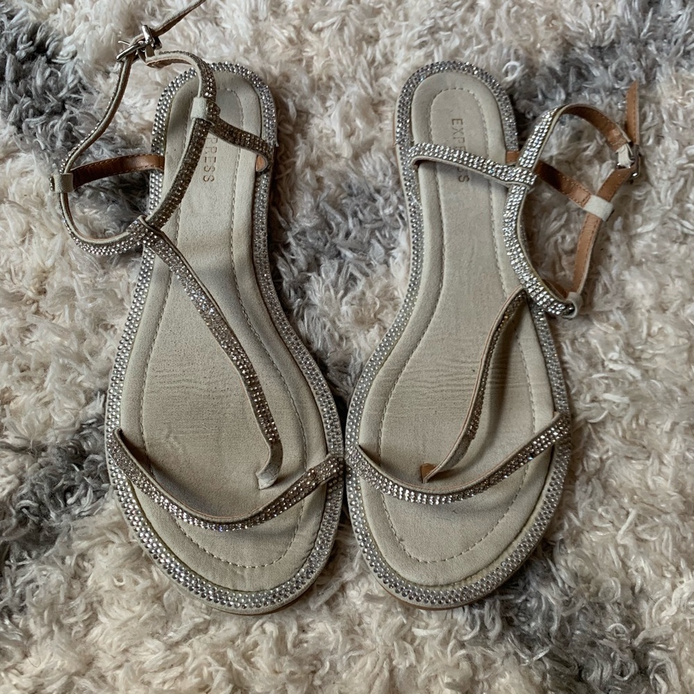 Express sandals